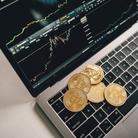 How do cryptocurrencies work?